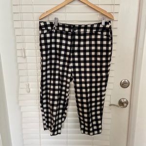 Black & White Checkered Capri Pants